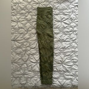 Gymshark Adapt Camo Seamless in Moss Olive